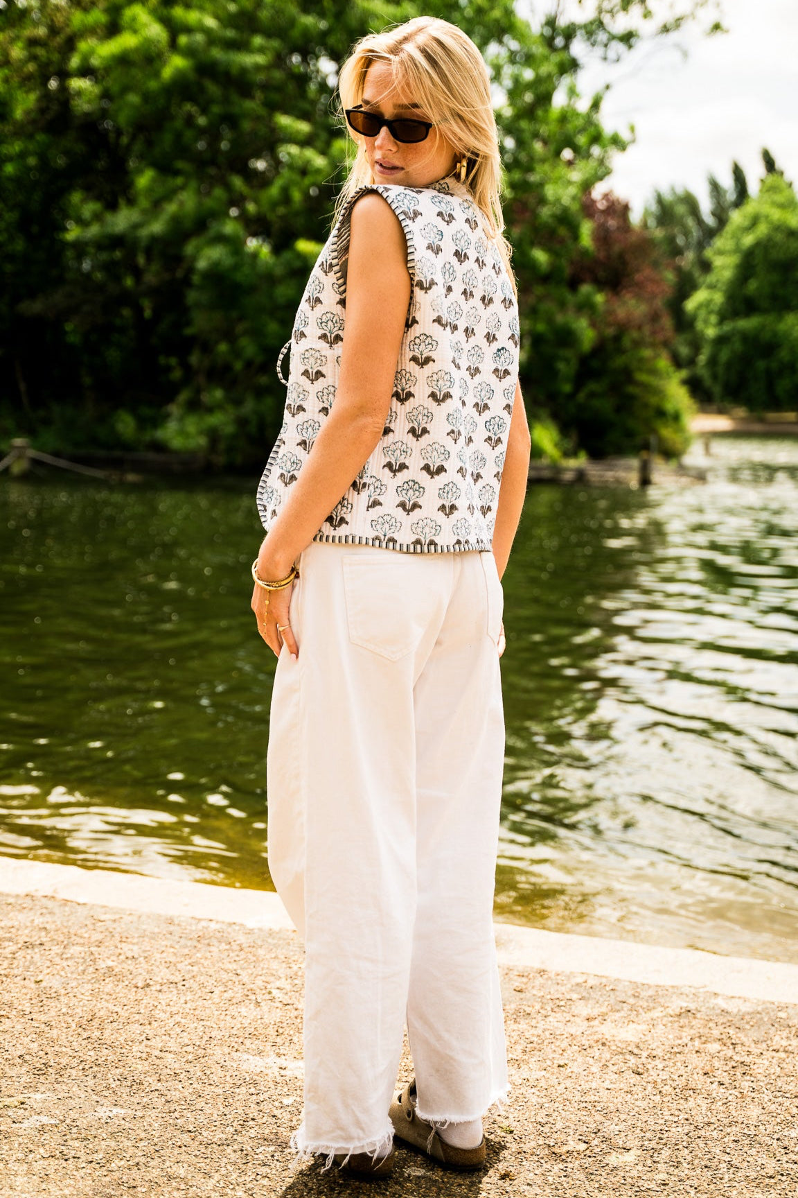 White Amour Waistcoat - Levuroy