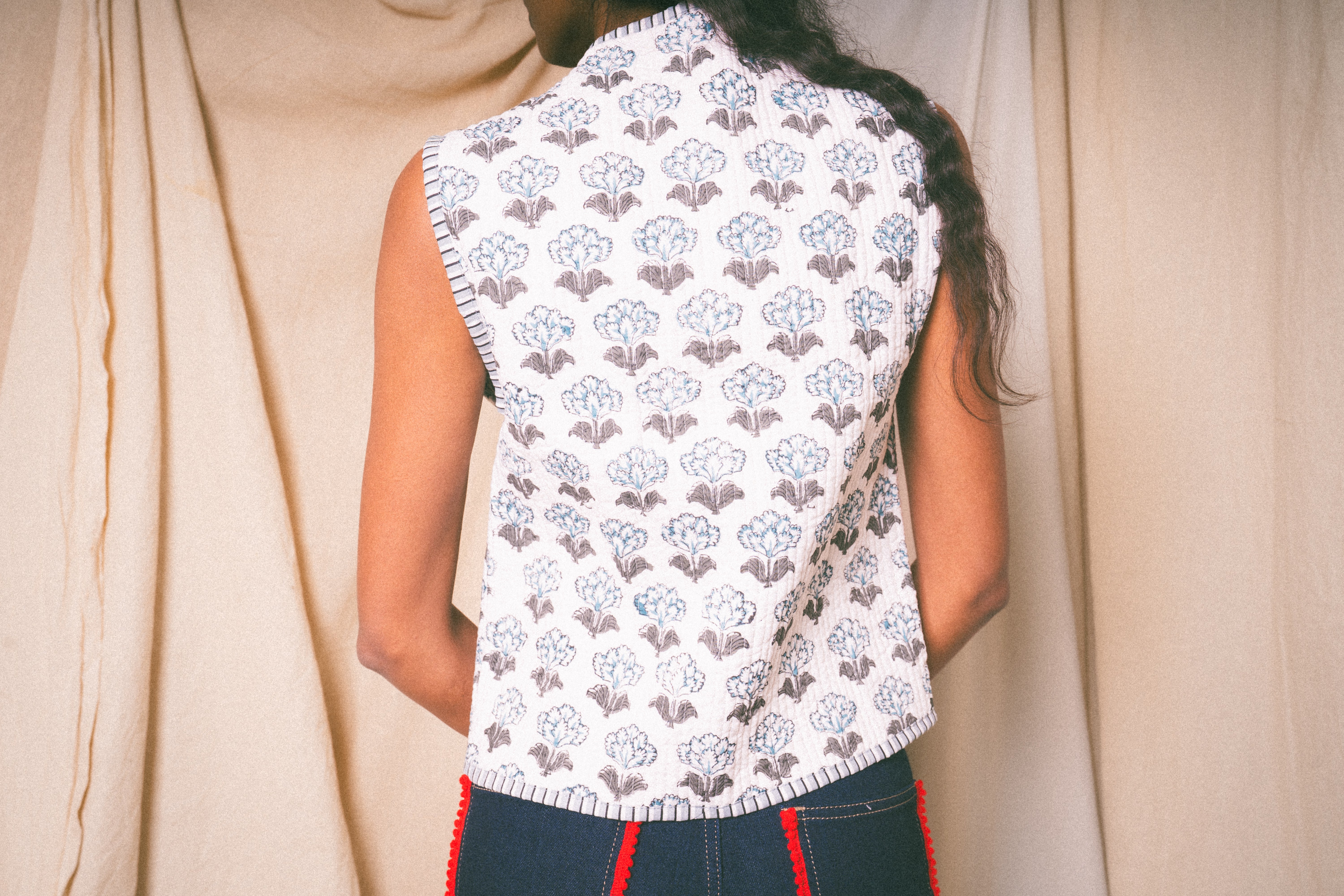 White Amour Waistcoat - Levuroy